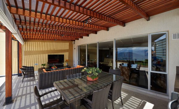 Interior Design: Beautiful Modern Terrace Lounge With Pergola